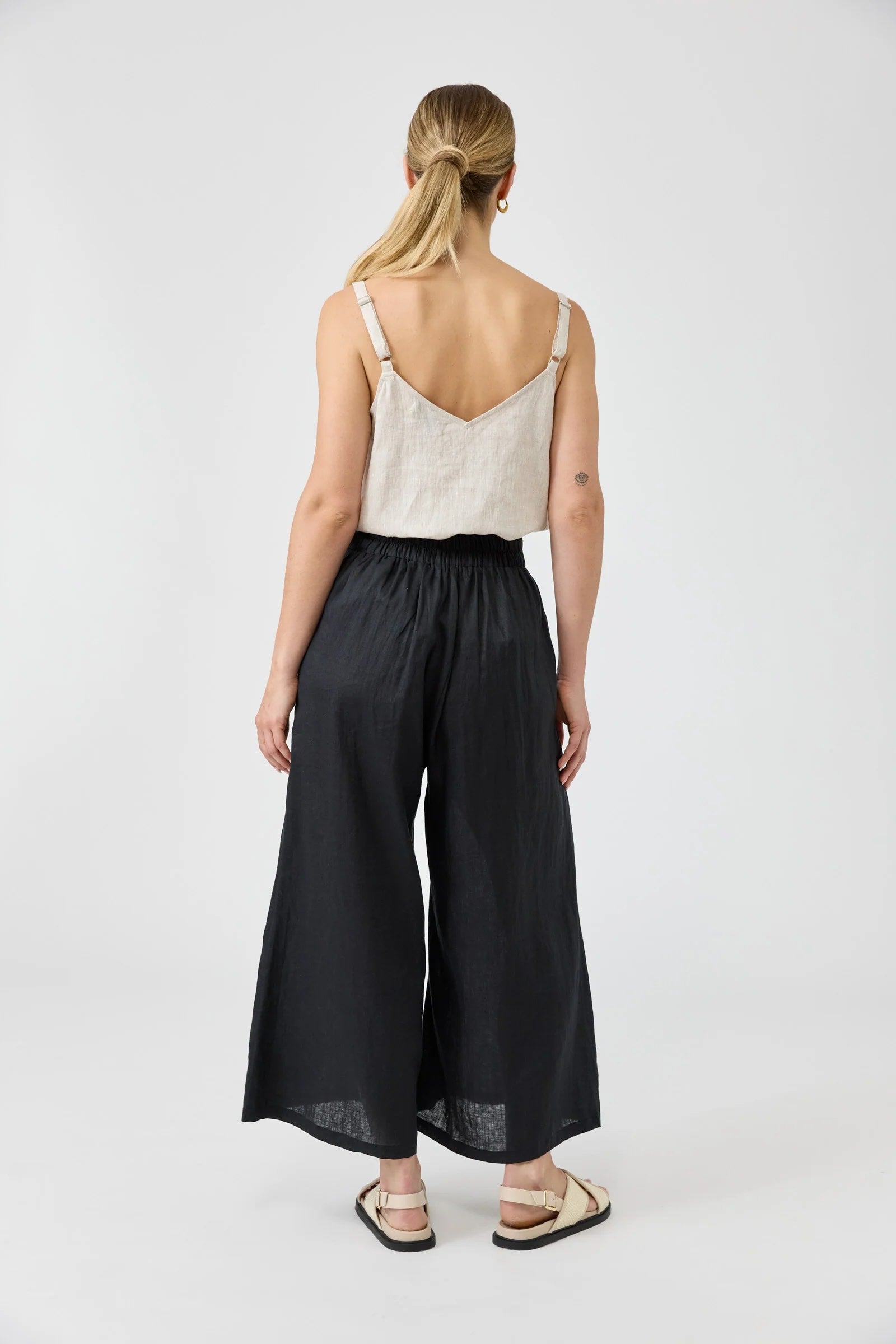 Studio Crop Pant Ebony