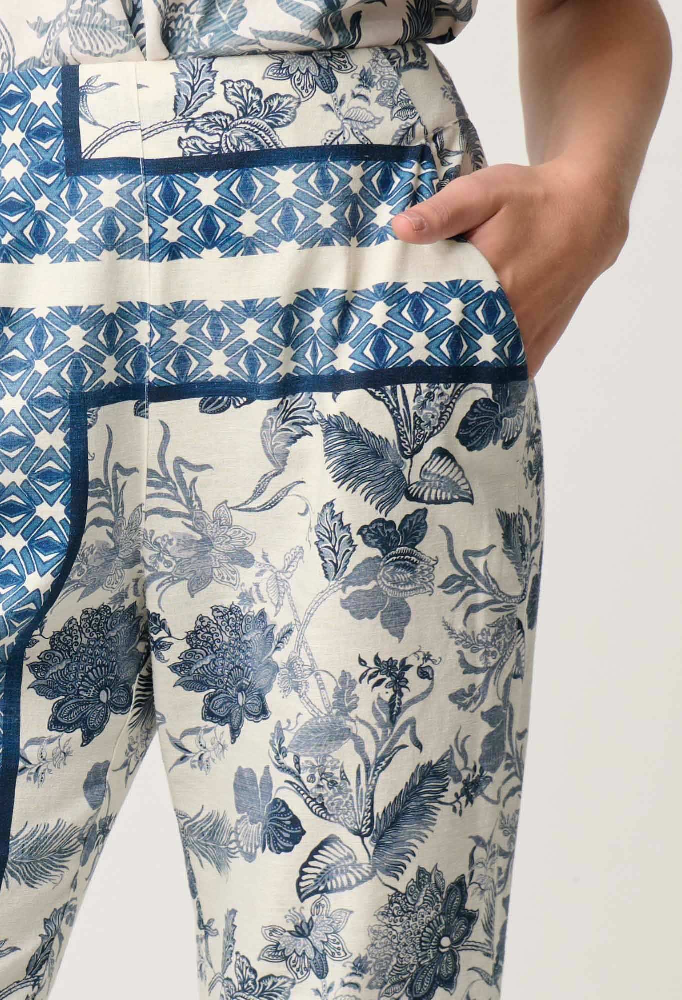 Bahia Stretch Linen Pant in Ink Flé Print