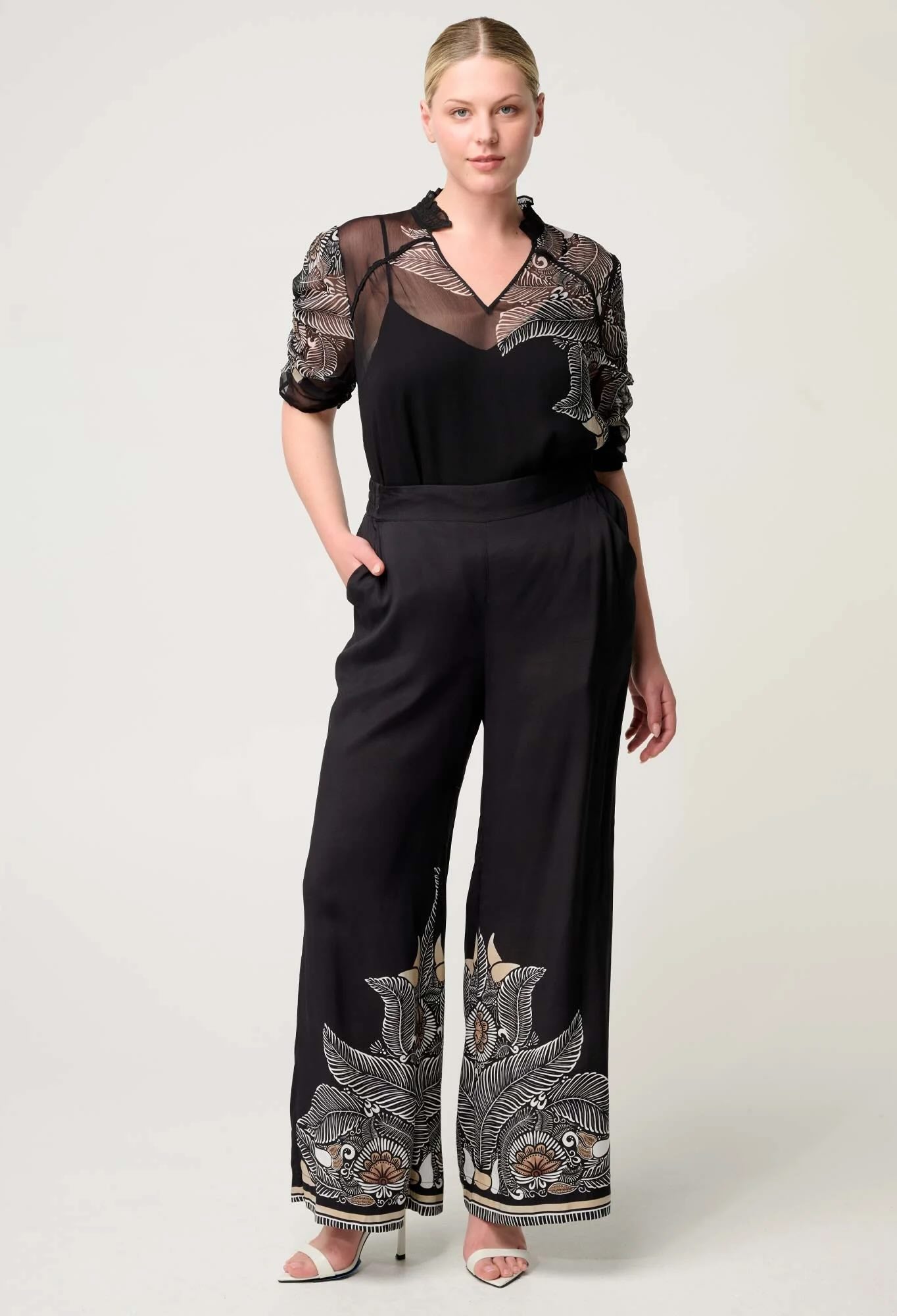 Willow Viscose Faille Contrast Panel Pant In Onyx Casablanca