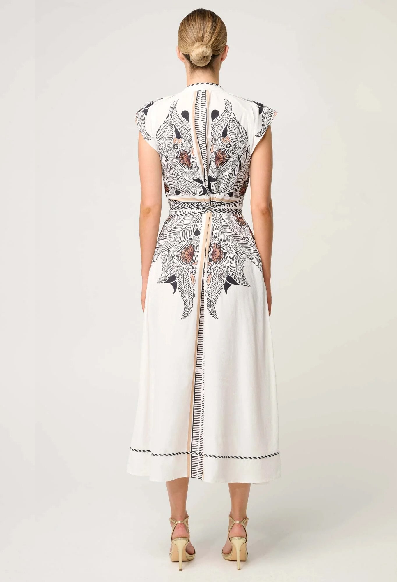 Malika Viscose Dobby Flutter Sleeve Dress In Ivory Casablanca