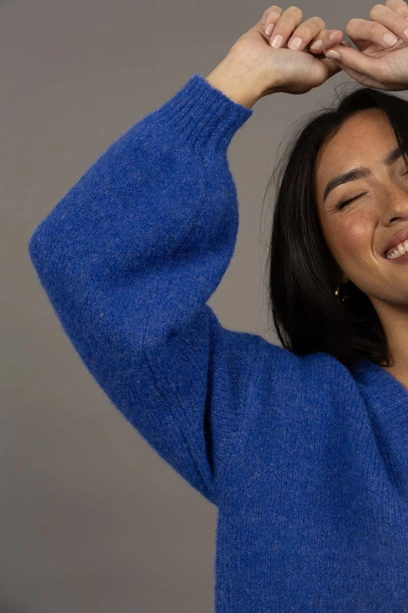 Nouveau V-Neck- Royal Blue