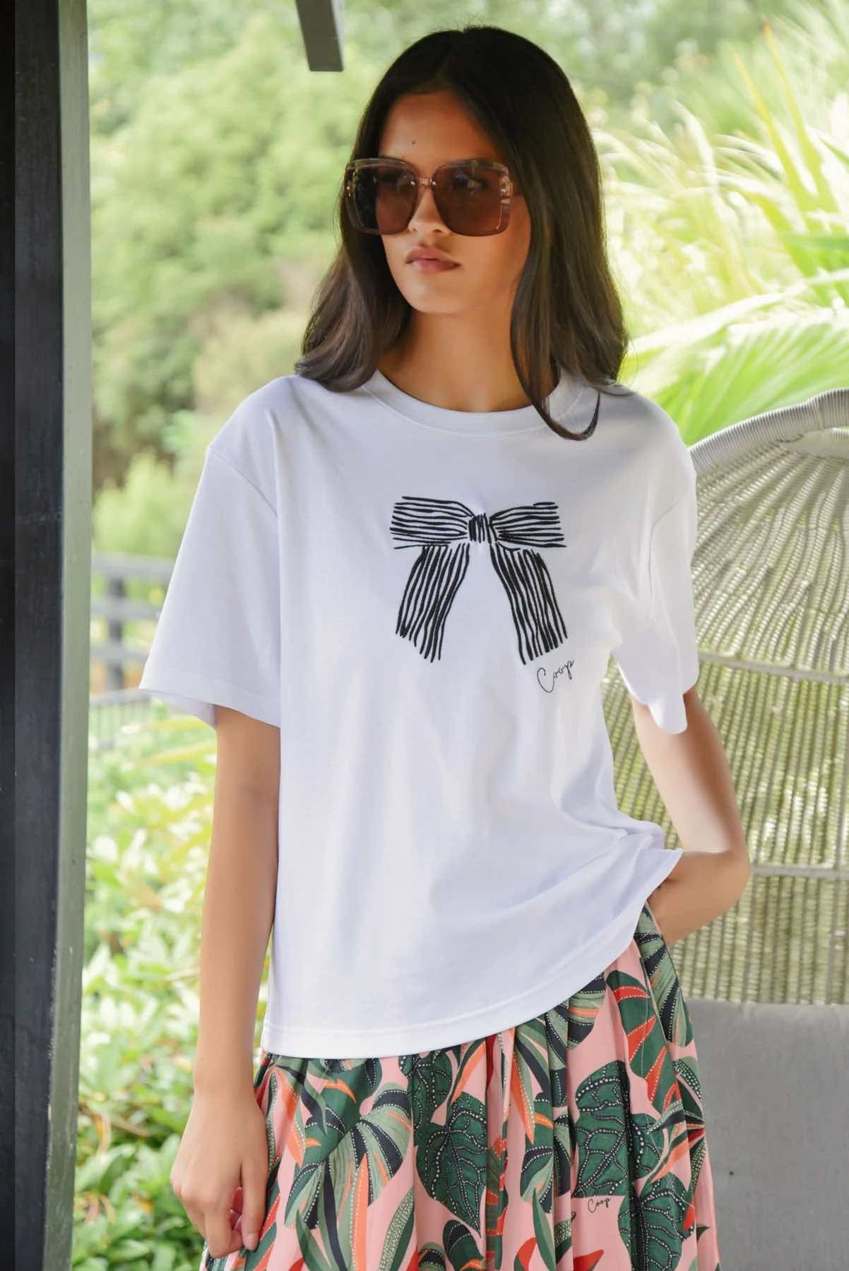 Gotta Bow T-Shirt - White & Black