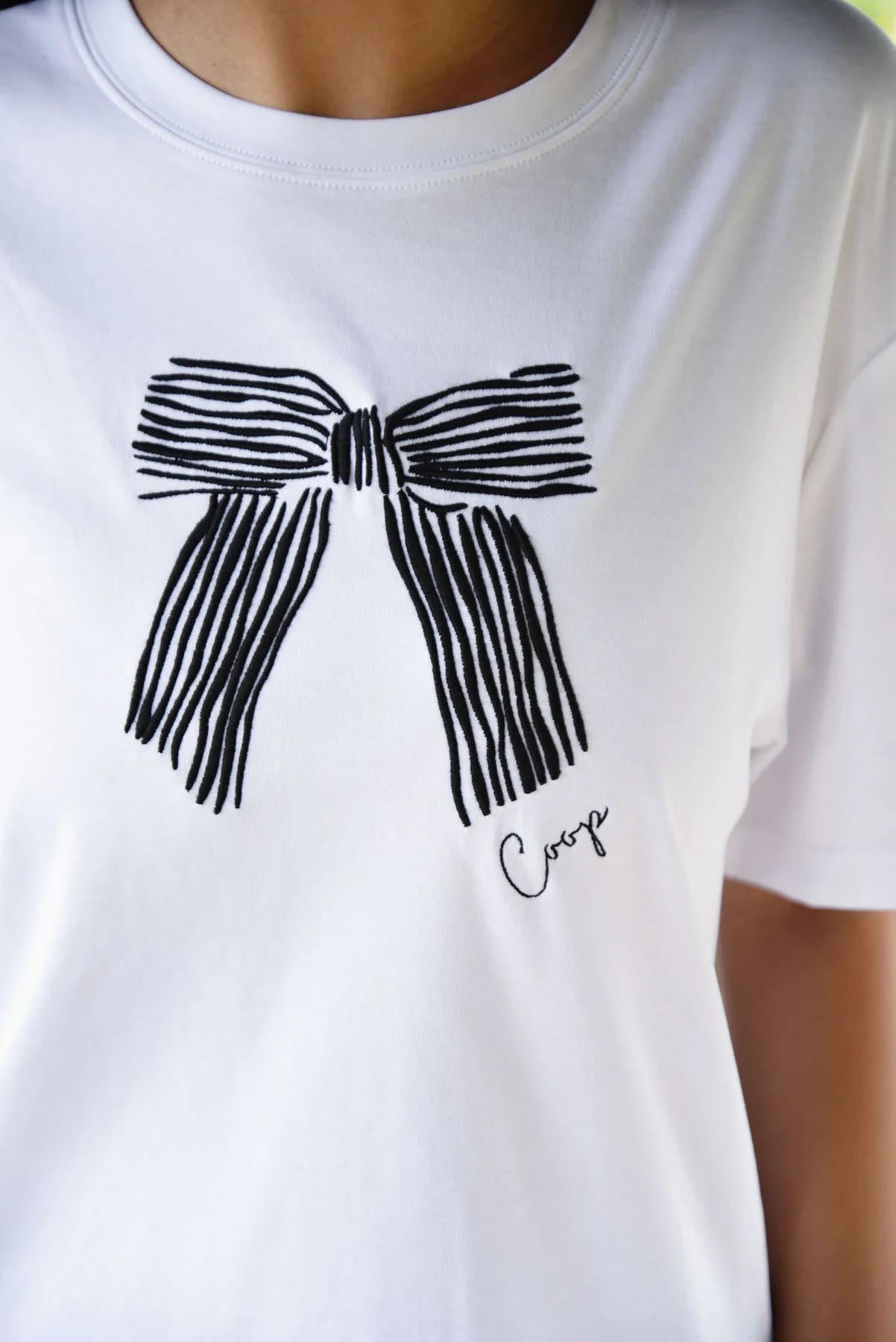 Gotta Bow T-Shirt - White & Black