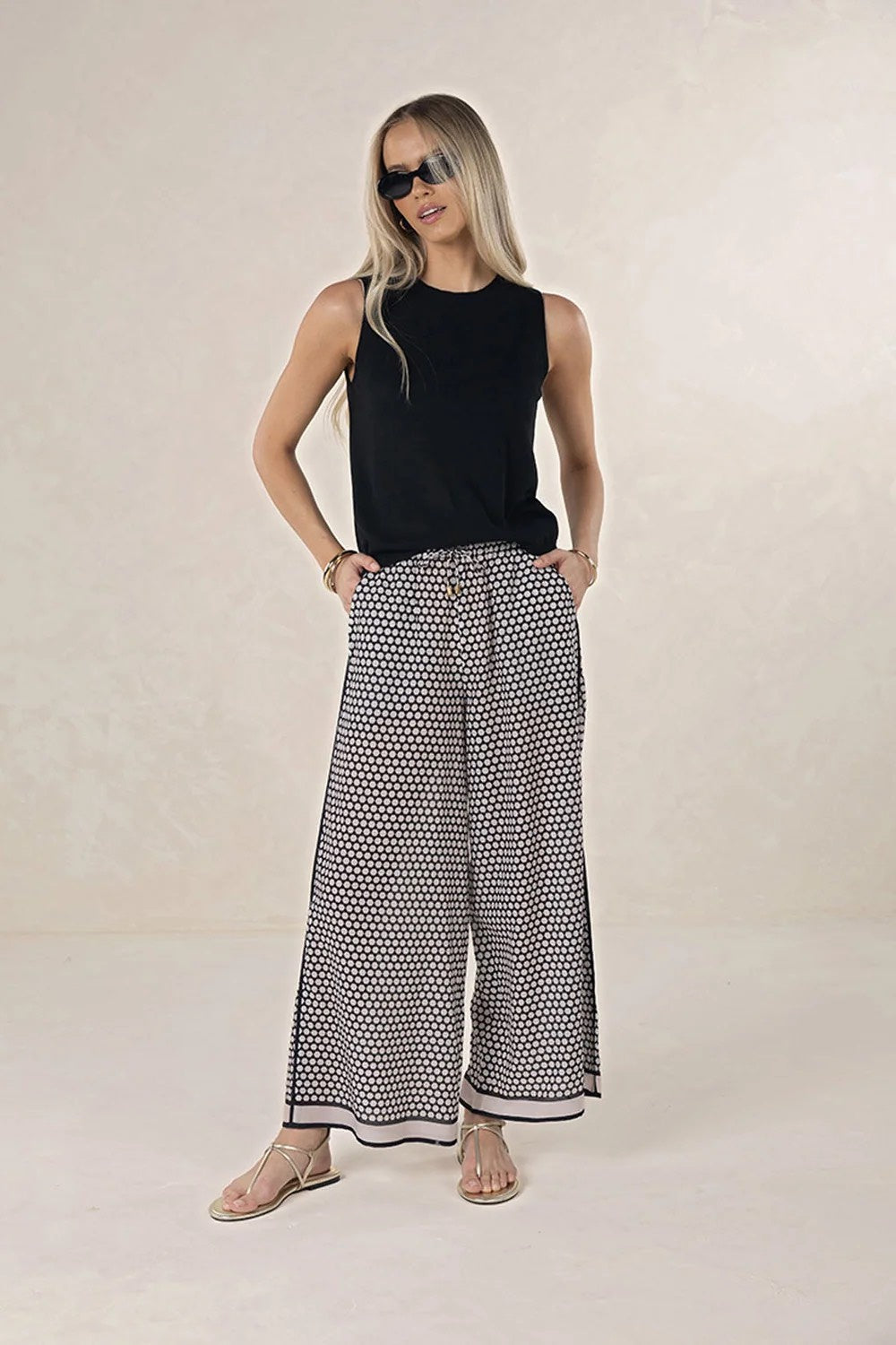 Hexi Pant - Black/Cream