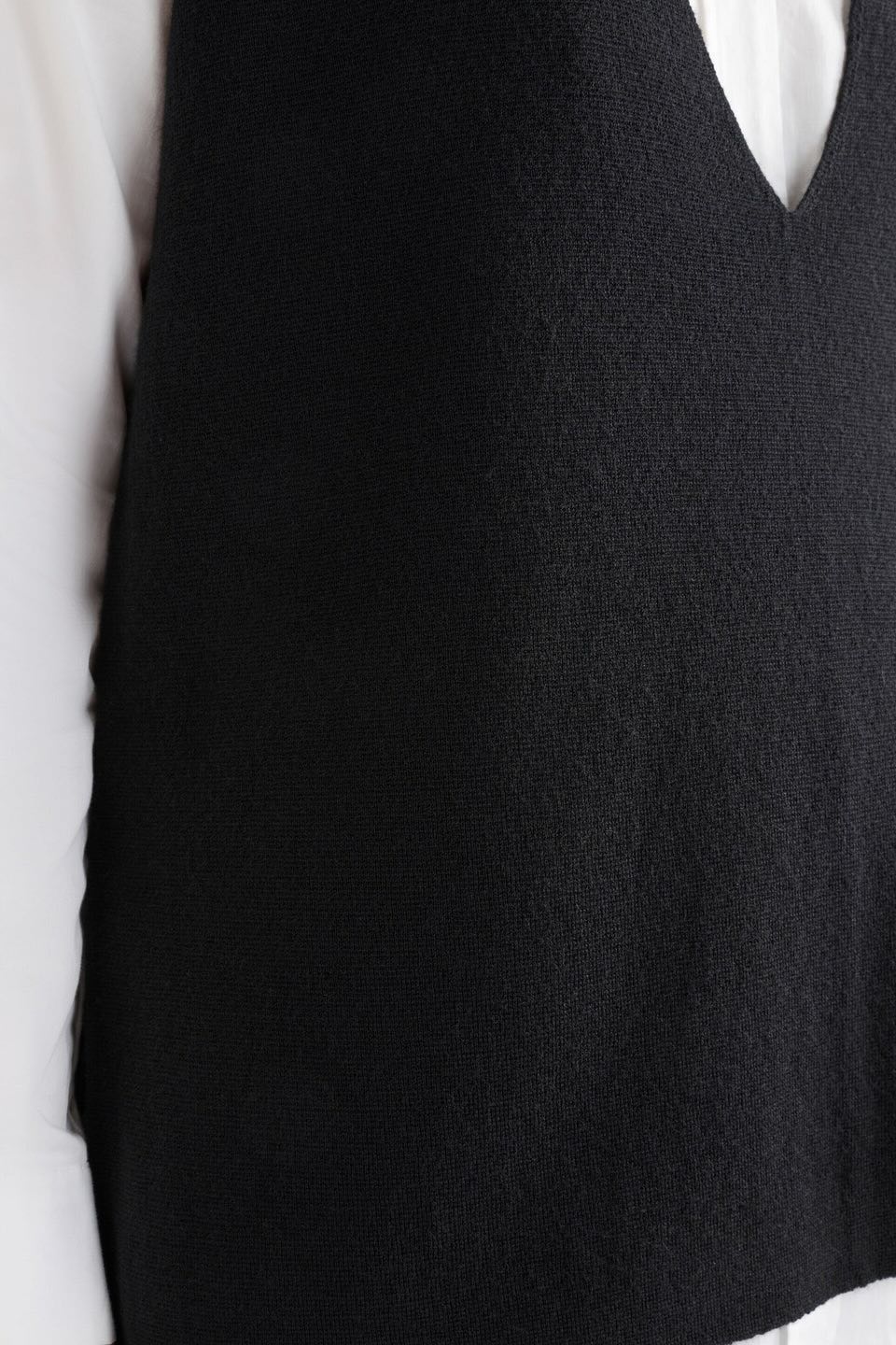 ELK Alin Knit Vest- Black