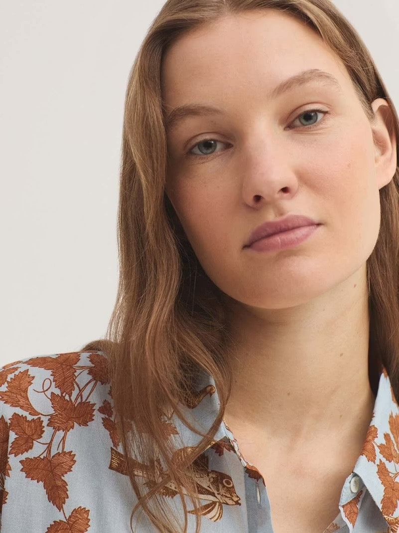 Midsummer Book Basic Shirt