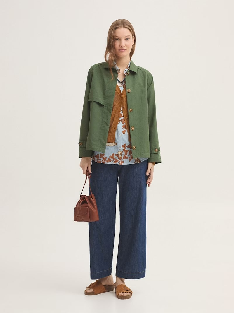 Midsummer Book Basic Shirt