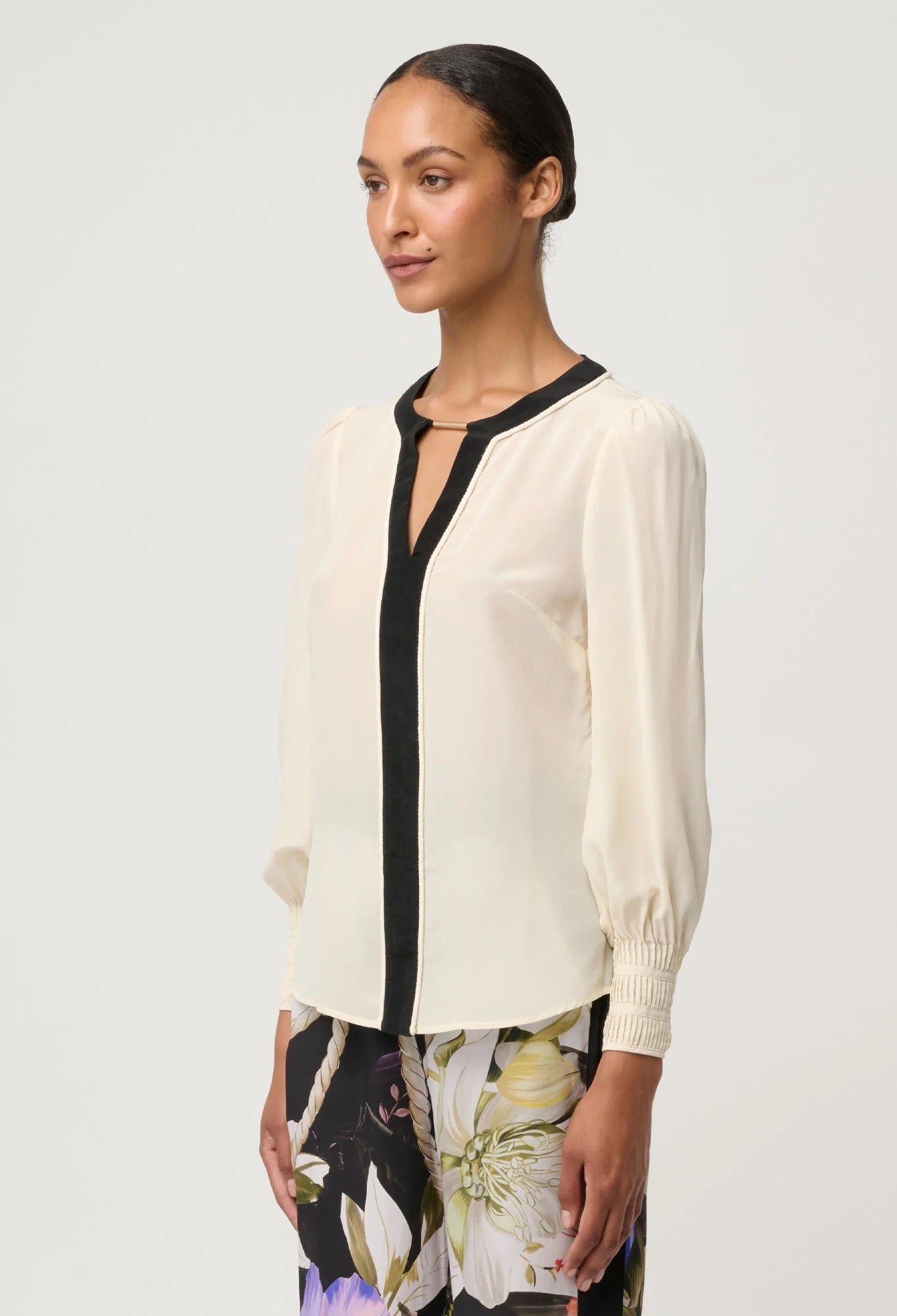 Iris Pleated Cuff Silk Blouse In Cloud